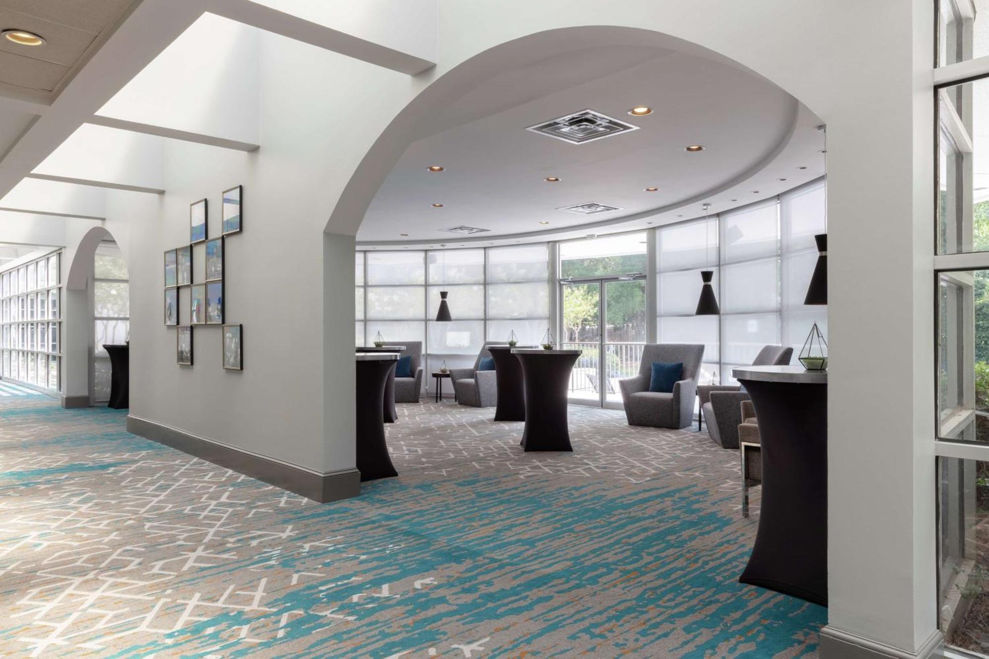 Doubletree Birmingham Perimeter Park Hotel Exterior photo