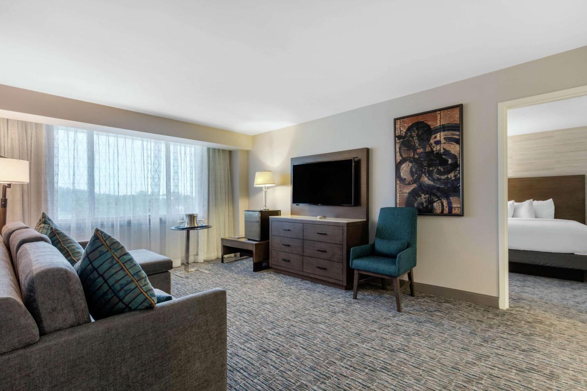 Doubletree Birmingham Perimeter Park Hotel Exterior photo