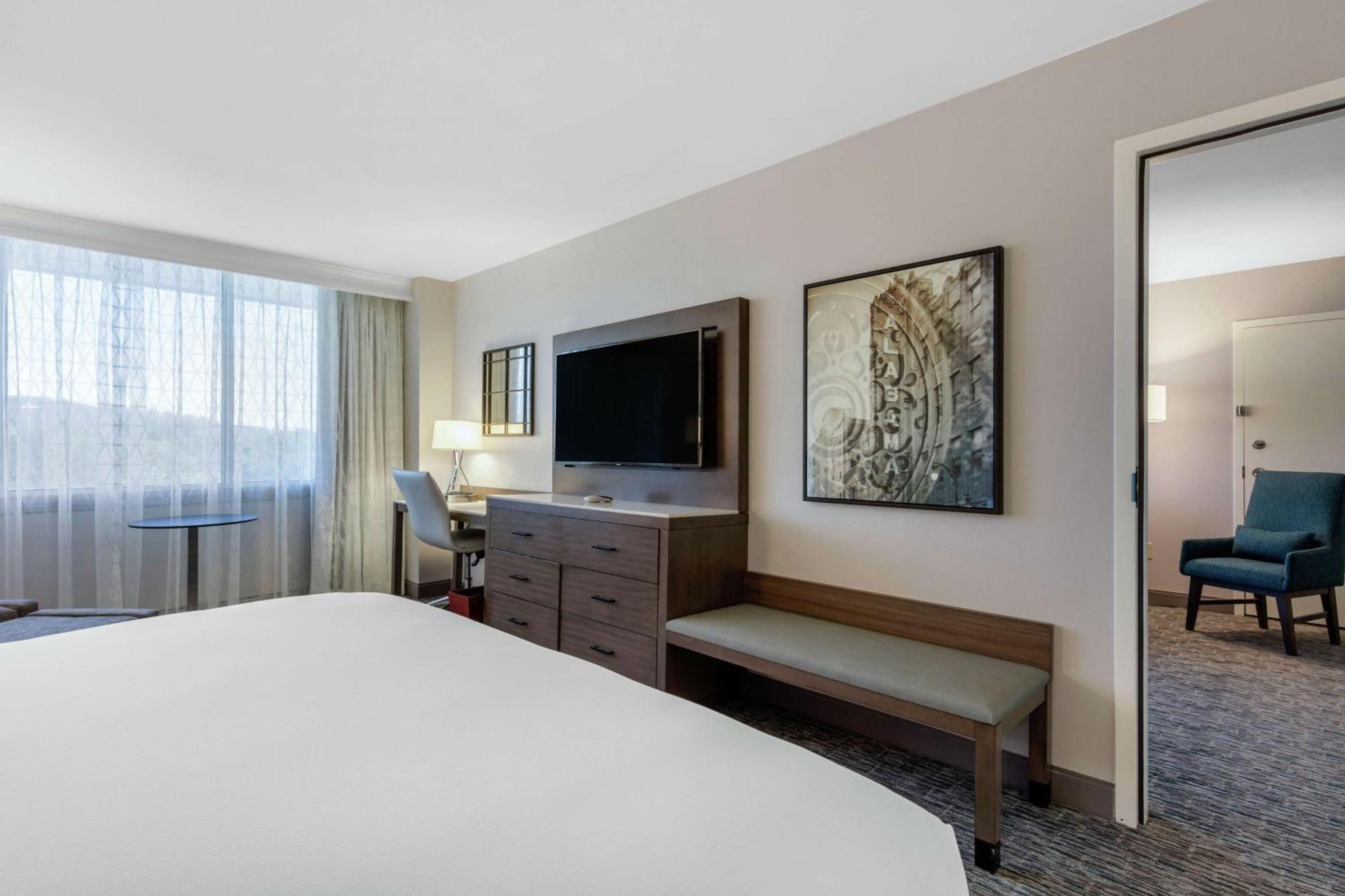 Doubletree Birmingham Perimeter Park Hotel Exterior photo