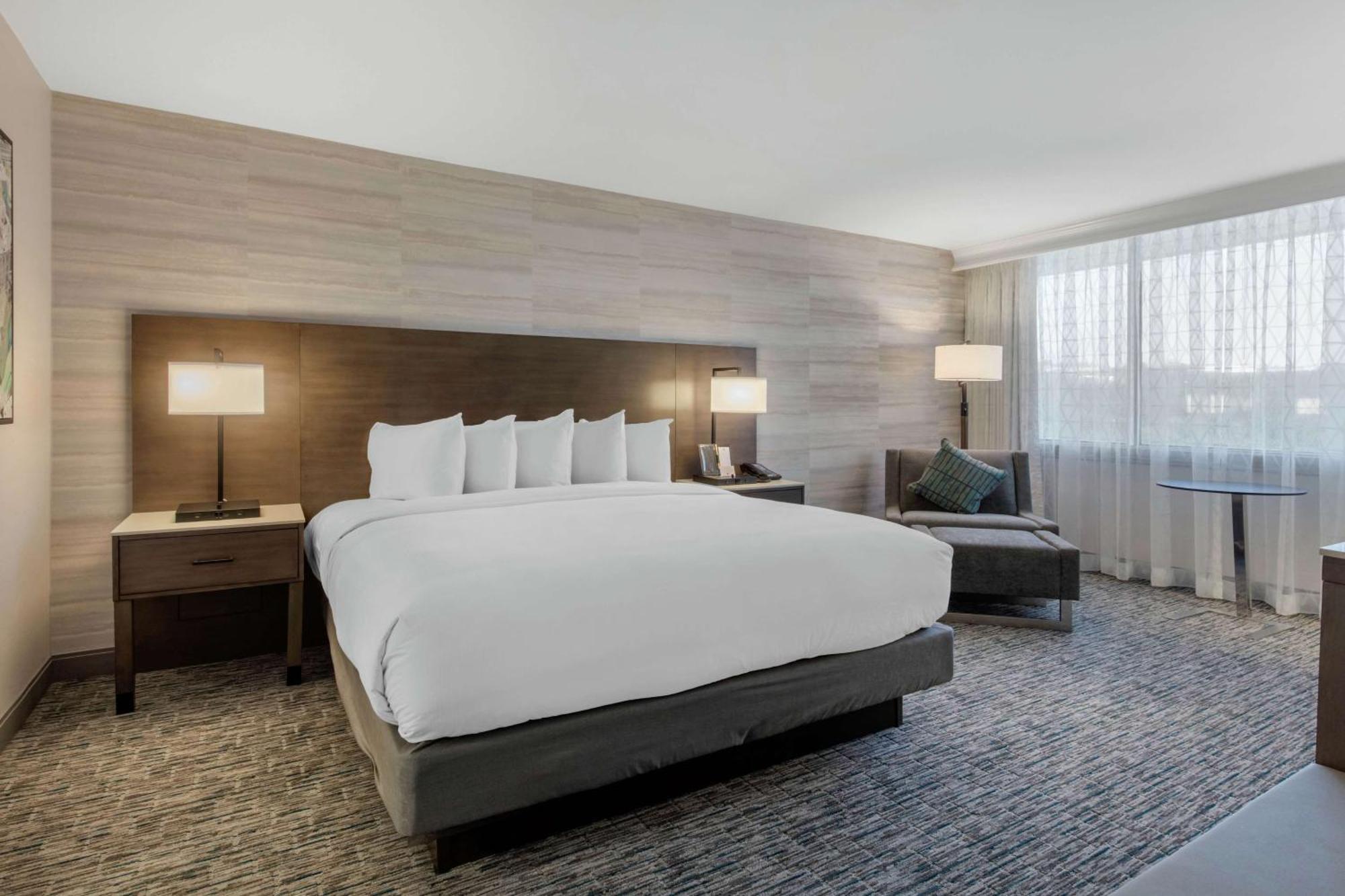 Doubletree Birmingham Perimeter Park Hotel Exterior photo